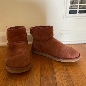 Ugg mini- rust color